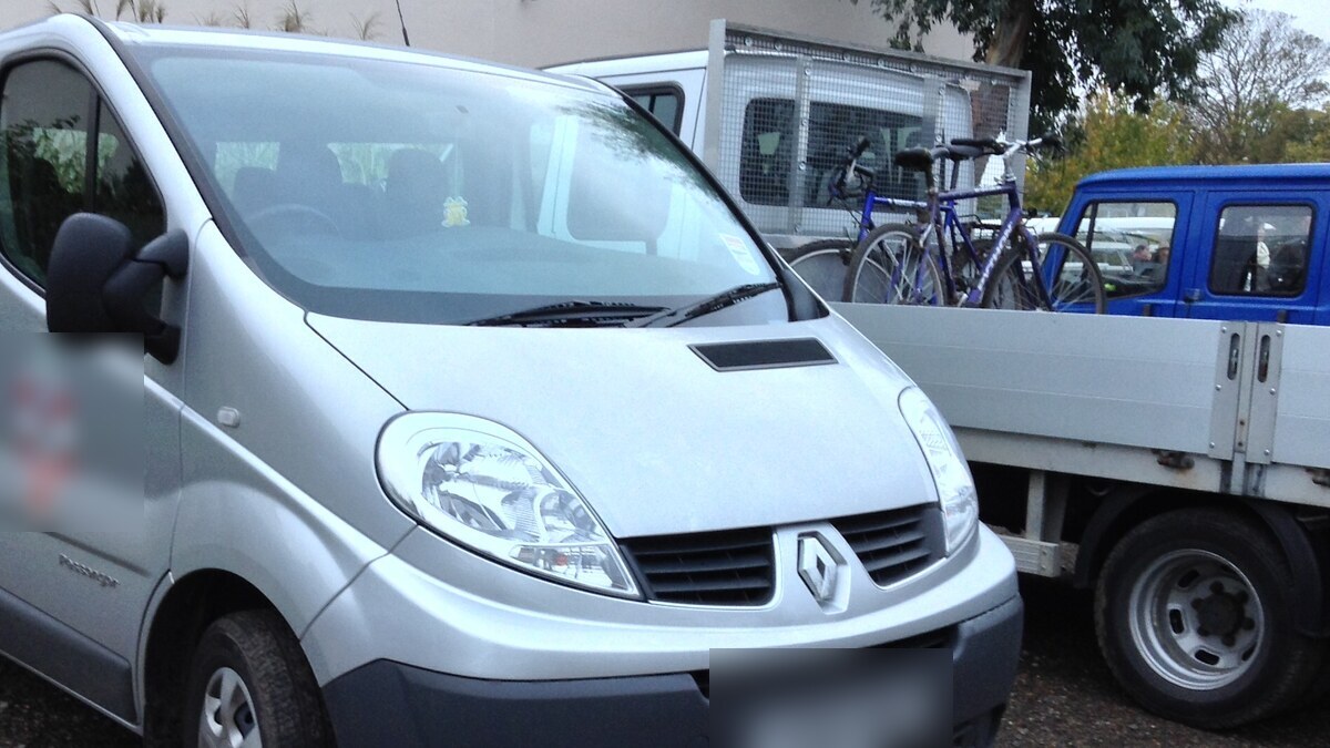 Minibus 9 places utilisé pour illustrer le tarif de location Super U
